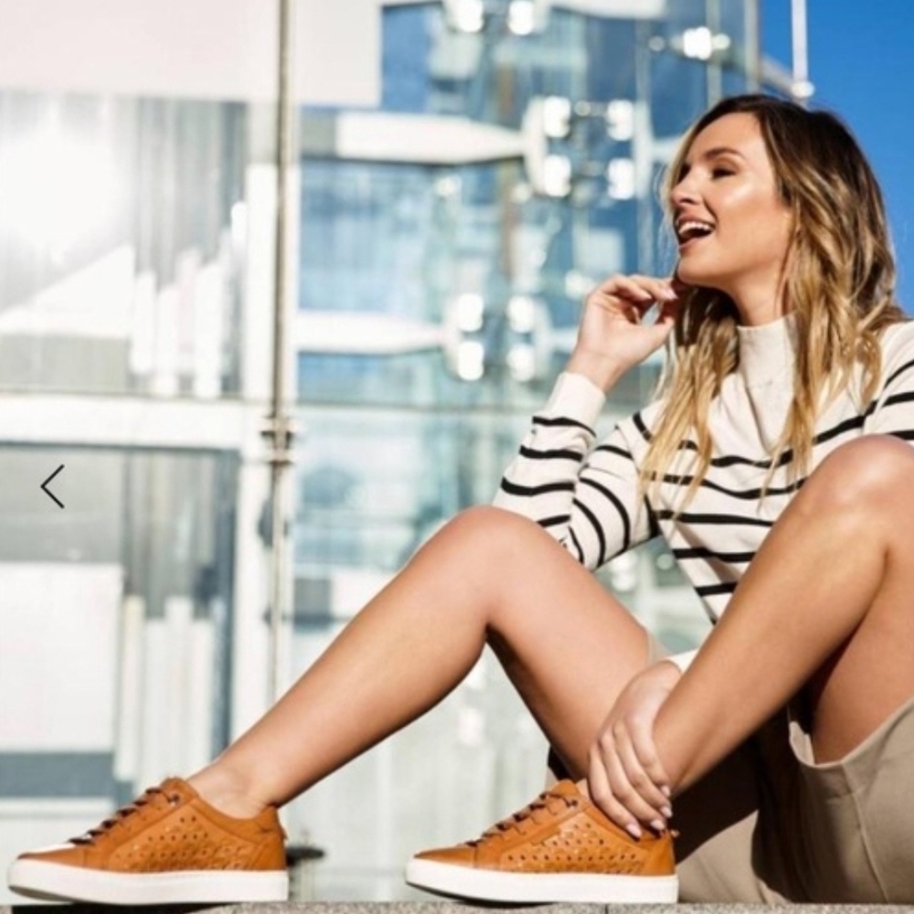Carmela Platform Sneakers Sz 38 (8) - Picture 14 of 16